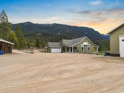 900 Harvie Rd, Barriere, BC - Outdoor