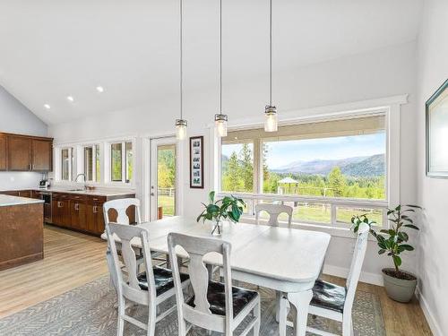 900 Harvie Rd, Barriere, BC - Indoor Photo Showing Dining Room