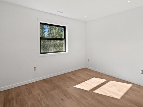 674 Braemar Ave, North Saanich, BC - Indoor Photo Showing Other Room