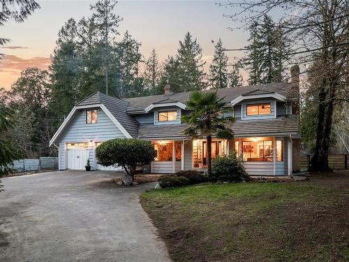 674 Braemar Ave, North Saanich, BC - Outdoor With Facade