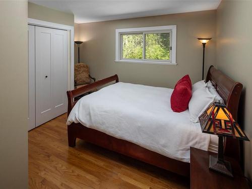 2324 Tryon Rd, North Saanich, BC - Indoor Photo Showing Bedroom