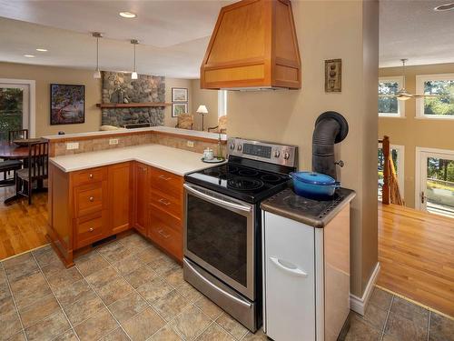 2324 Tryon Rd, North Saanich, BC - Indoor Photo Showing Kitchen