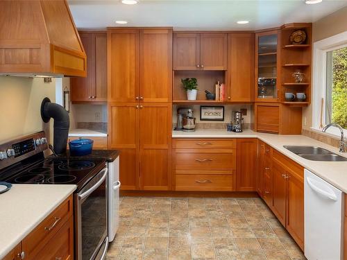 2324 Tryon Rd, North Saanich, BC - Indoor Photo Showing Kitchen With Double Sink