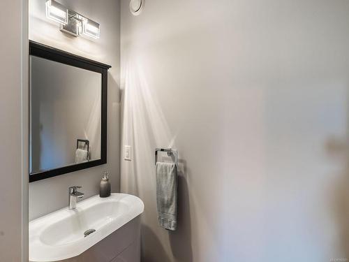 1380 Reef Rd, Nanoose Bay, BC - Indoor Photo Showing Bathroom