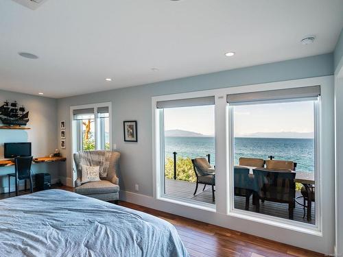1380 Reef Rd, Nanoose Bay, BC - Indoor Photo Showing Bedroom