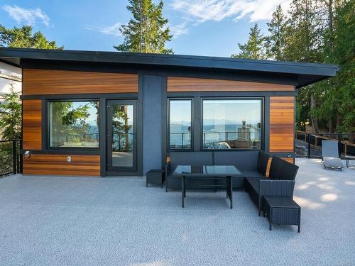 1380 Reef Rd, Nanoose Bay, BC - Outdoor With Deck Patio Veranda