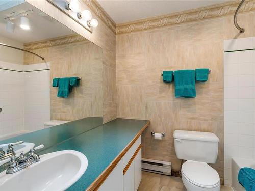 1766 Wilmot Rd, Cowichan Bay, BC - Indoor Photo Showing Bathroom