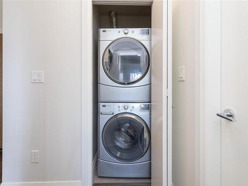 113-1145 Sikorsky Rd, Langford, BC - Indoor Photo Showing Laundry Room
