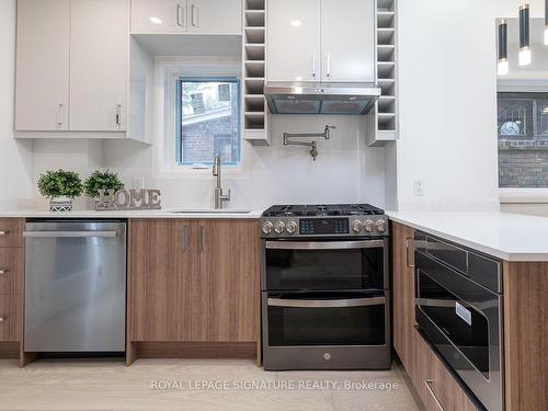 16 Latimer Ave, Toronto, ON - Indoor Photo Showing Kitchen With Upgraded Kitchen