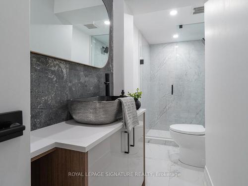 16 Latimer Ave, Toronto, ON - Indoor Photo Showing Bathroom
