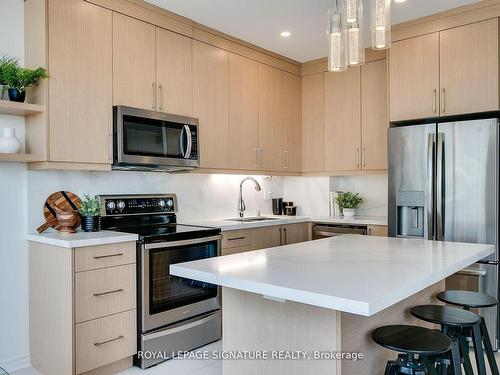 Ph7-1 Aberfoyle Cres, Toronto, ON - Indoor Photo Showing Kitchen With Stainless Steel Kitchen With Upgraded Kitchen