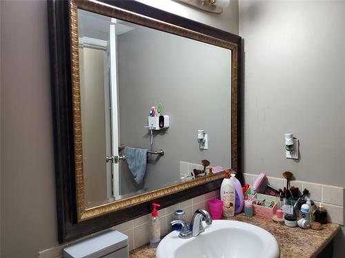 307-3700 28A Street, Vernon, BC - Indoor Photo Showing Bathroom