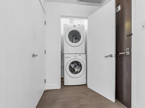 Salle de lavage - 608-1220 Rue Crescent, Montréal (Ville-Marie), QC - Indoor Photo Showing Laundry Room