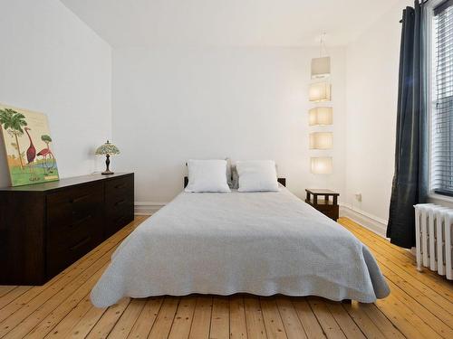 Master bedroom - 5299 Rue Chabot, Montréal (Le Plateau-Mont-Royal), QC - Indoor Photo Showing Bedroom
