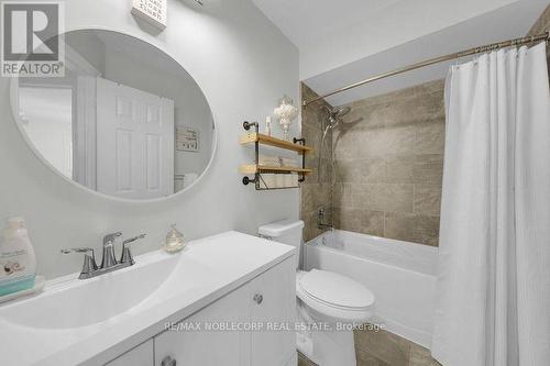 5 Manorwood Crt, Caledon, ON - Indoor Photo Showing Bathroom