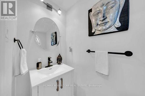5 Manorwood Crt, Caledon, ON - Indoor Photo Showing Bathroom