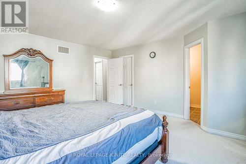 47 Naylor Dr, Bradford West Gwillimbury, ON - Indoor Photo Showing Bedroom