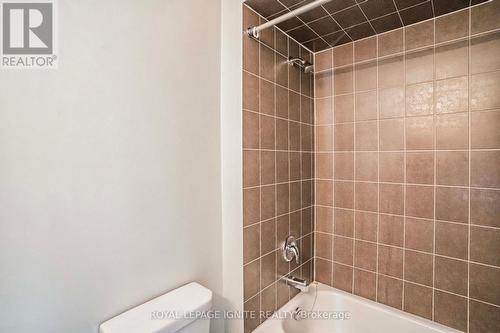 47 Naylor Dr, Bradford West Gwillimbury, ON - Indoor Photo Showing Bathroom