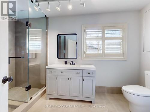 1737 Cedar Grove Avenue, Innisfil, ON - Indoor Photo Showing Bathroom