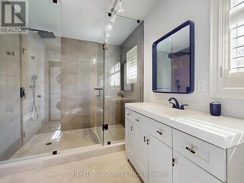 1737 Cedar Grove Ave, Innisfil, ON - Indoor Photo Showing Bathroom