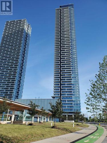 #4007 -950 Portage Pkwy, Vaughan, ON - Outdoor With Facade