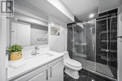 53 Hawman Avenue, King, ON - Indoor Photo Showing Bathroom
