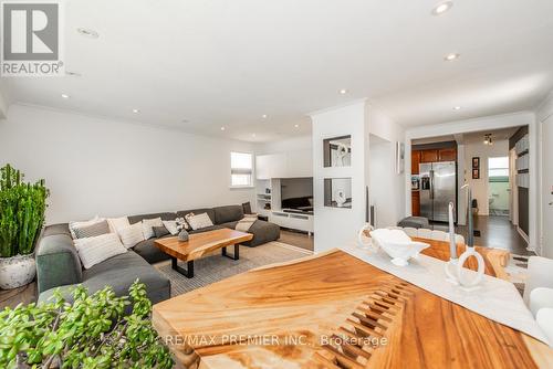 17 Ryder Road, Vaughan, ON - Indoor Photo Showing Living Room