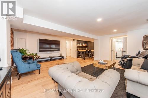 17 Ryder Rd, Vaughan, ON - Indoor Photo Showing Living Room