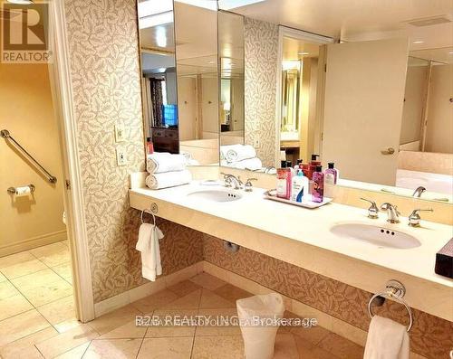 2126 - 90 Highland Drive, Oro-Medonte, ON - Indoor Photo Showing Bathroom