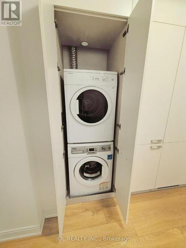 #2607 -50 Charles St E, Toronto, ON - Indoor Photo Showing Laundry Room