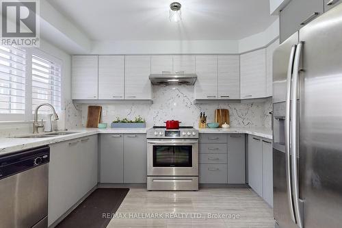 33 Ferguson Street, Toronto, ON - Indoor Photo Showing Kitchen With Upgraded Kitchen