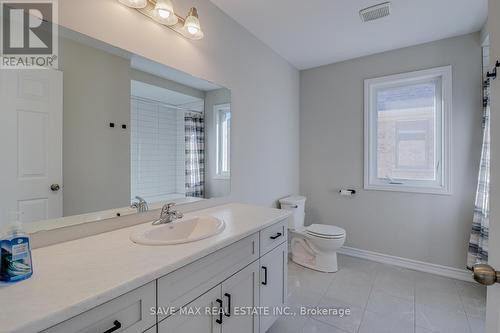 #5 -9 Braida Lane, Halton Hills, ON - Indoor Photo Showing Bathroom