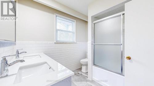 21 Pitkin Crt, Toronto, ON - Indoor Photo Showing Bathroom