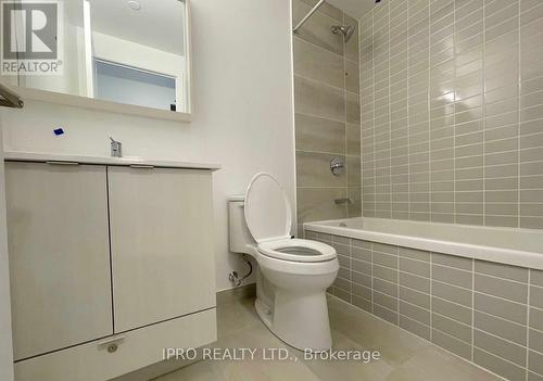 #1710 -4675 Metcalfe Ave, Mississauga, ON - Indoor Photo Showing Bathroom