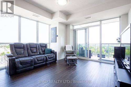 #1104 -2093 Fairview St, Burlington, ON - Indoor Photo Showing Living Room