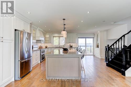 49 Druan Dr, Kawartha Lakes, ON - Indoor Photo Showing Kitchen With Upgraded Kitchen