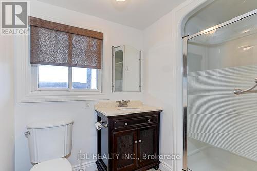 49 Druan Dr, Kawartha Lakes, ON - Indoor Photo Showing Bathroom