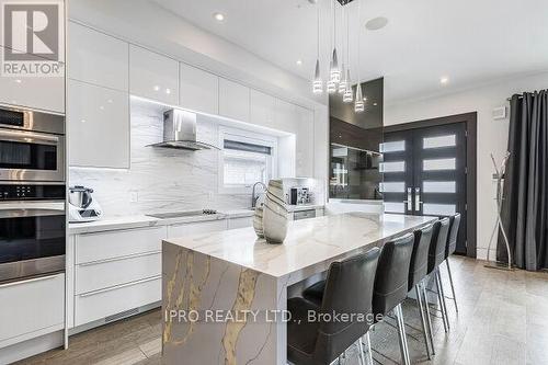 2682 Crystalburn Ave, Mississauga, ON - Indoor Photo Showing Kitchen With Upgraded Kitchen