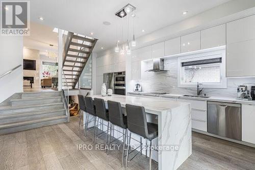 2682 Crystalburn Avenue, Mississauga, ON - Indoor Photo Showing Kitchen With Stainless Steel Kitchen With Upgraded Kitchen