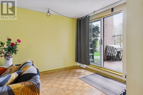 #188 -2095 Roche Crt, Mississauga, ON - Indoor Photo Showing Other Room