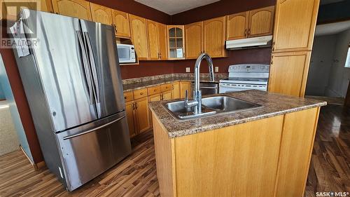 214 Braun Street, Waldeck, SK - Indoor Photo Showing Kitchen With Double Sink