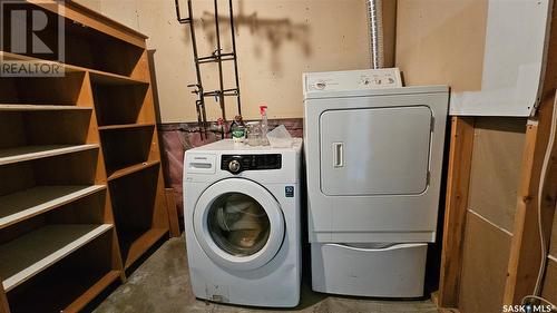 214 Braun Street, Waldeck, SK - Indoor Photo Showing Laundry Room