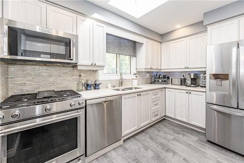 100 Heatherdale Place, Hamilton, ON - Indoor Photo Showing Kitchen With Double Sink