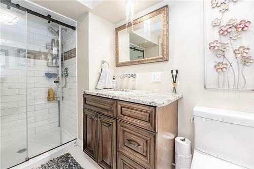 100 Heatherdale Place, Hamilton, ON - Indoor Photo Showing Bathroom