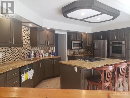 7 Wild Acre Lane, Kanata, ON - Indoor Photo Showing Kitchen With Upgraded Kitchen