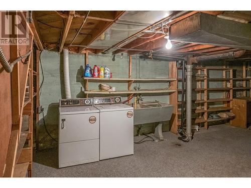 1503 31 Street, Vernon, BC - Indoor Photo Showing Laundry Room