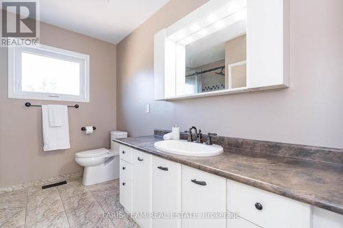 11 Cityview Circ, Barrie, ON - Indoor Photo Showing Bathroom
