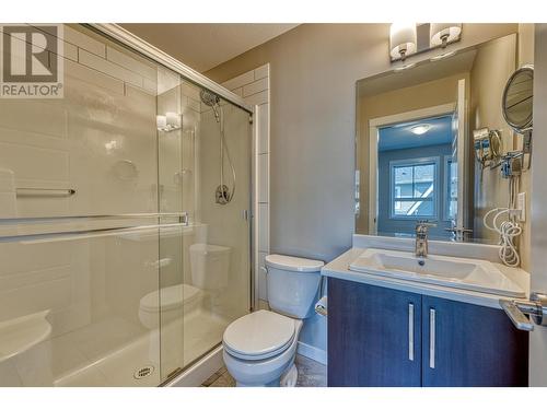 680 Old Meadows Road Unit# 28, Kelowna, BC - Indoor Photo Showing Bathroom