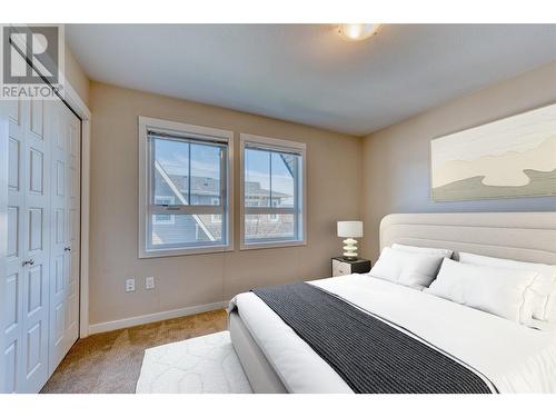 680 Old Meadows Road Unit# 28, Kelowna, BC - Indoor Photo Showing Bedroom