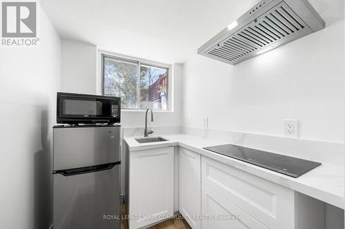 70 Fifth St, Toronto, ON - Indoor Photo Showing Kitchen